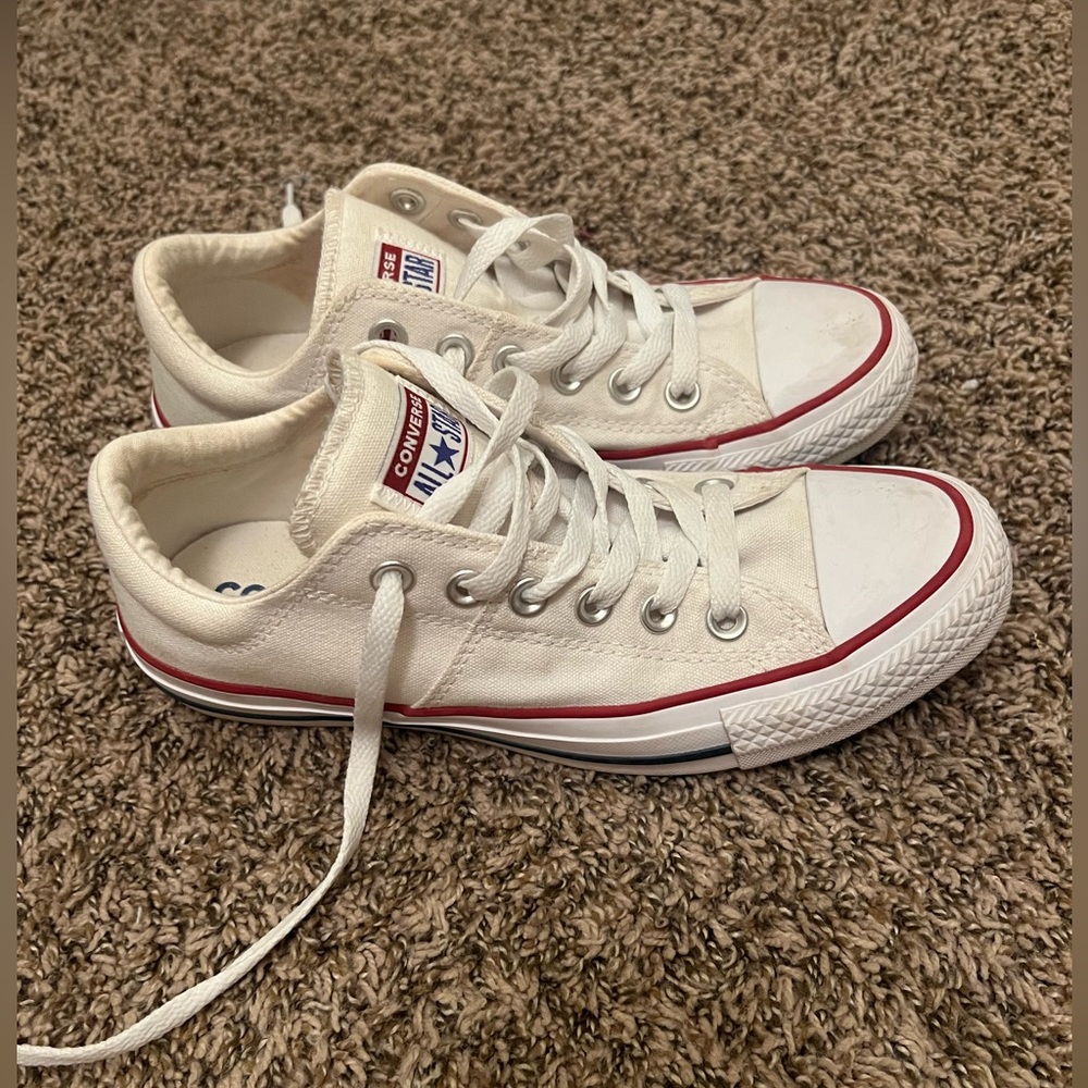 Women’s Converse size 7.5